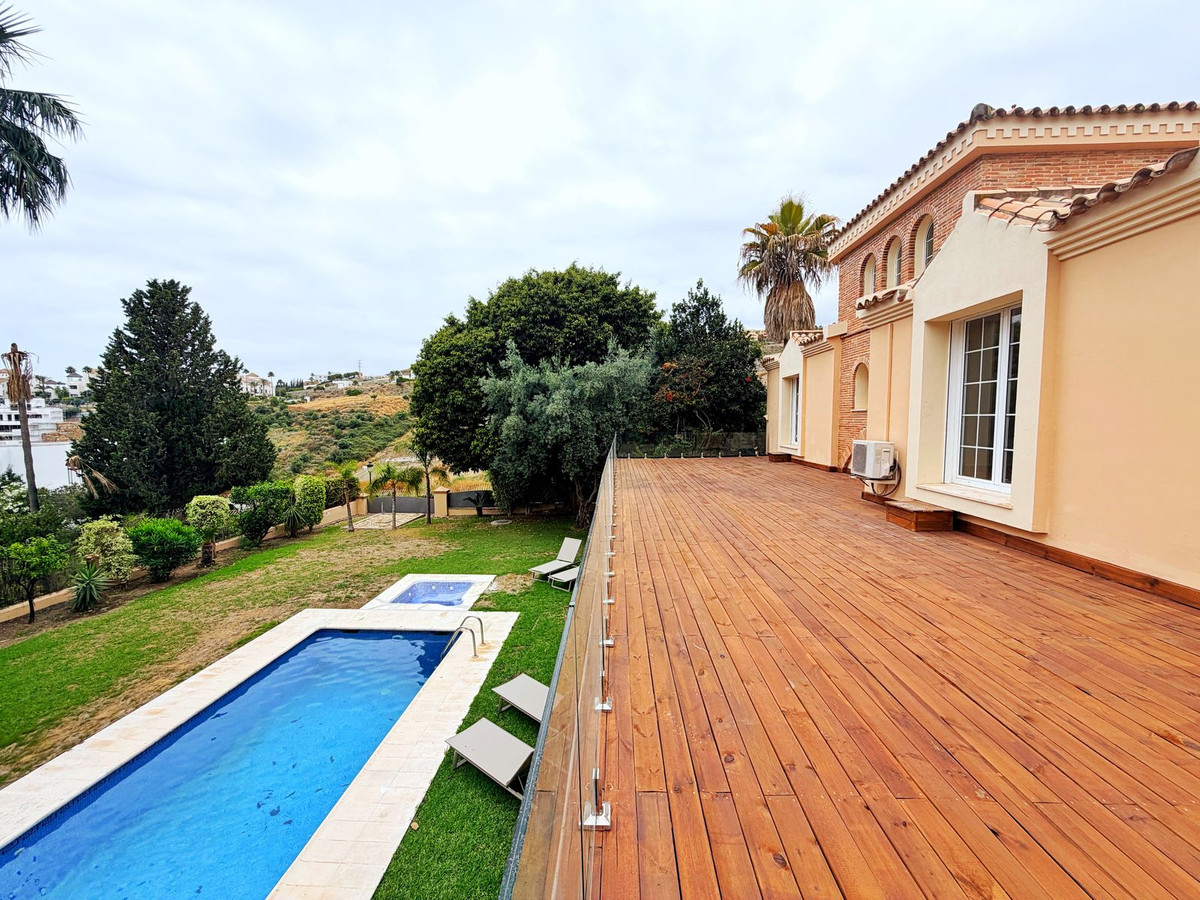 El Paraíso, Estepona